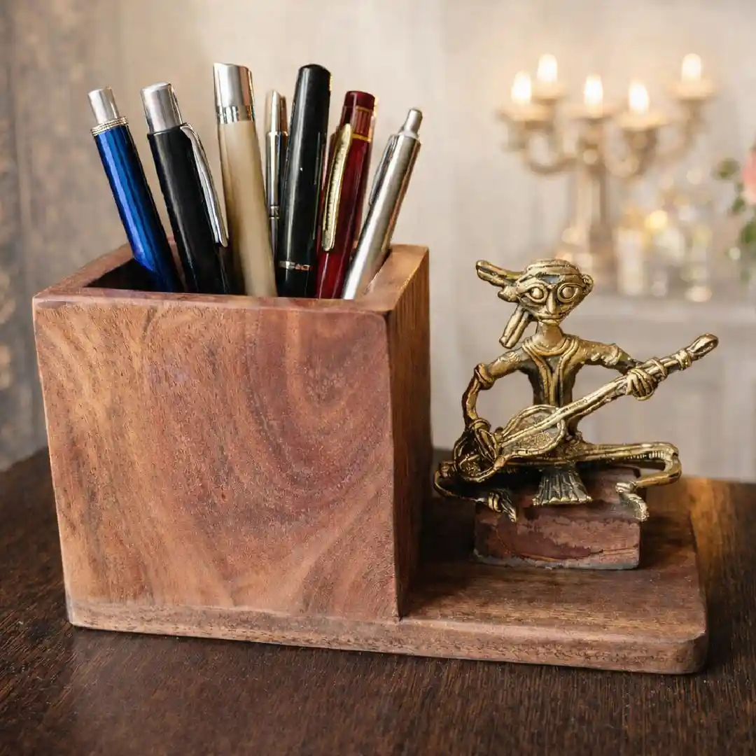 Mahogany Wood Pen Stand with Dokra Musician Artwork