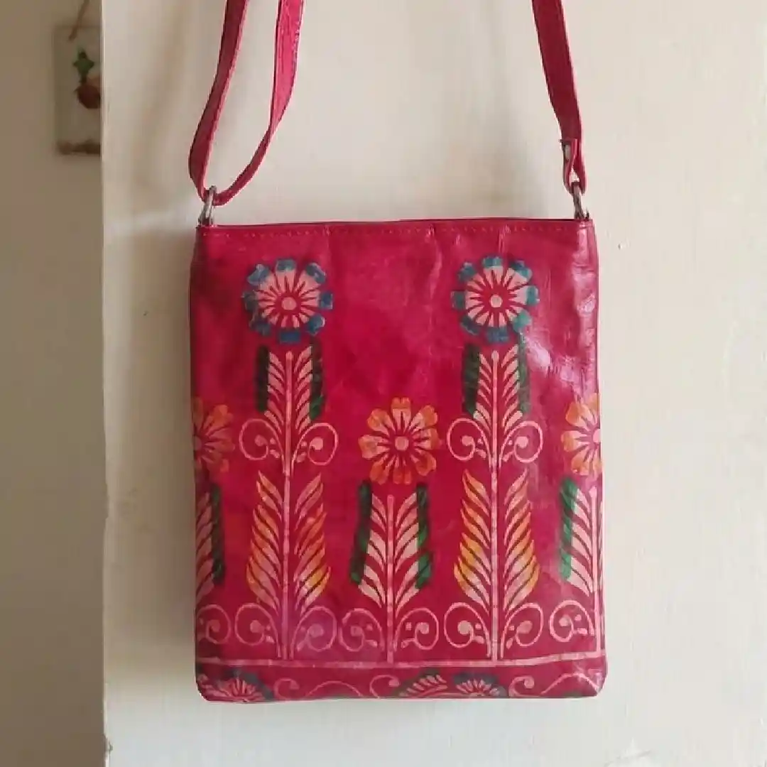 Vibrant Batik Elegance Shantiniketan Leather Sling Bag